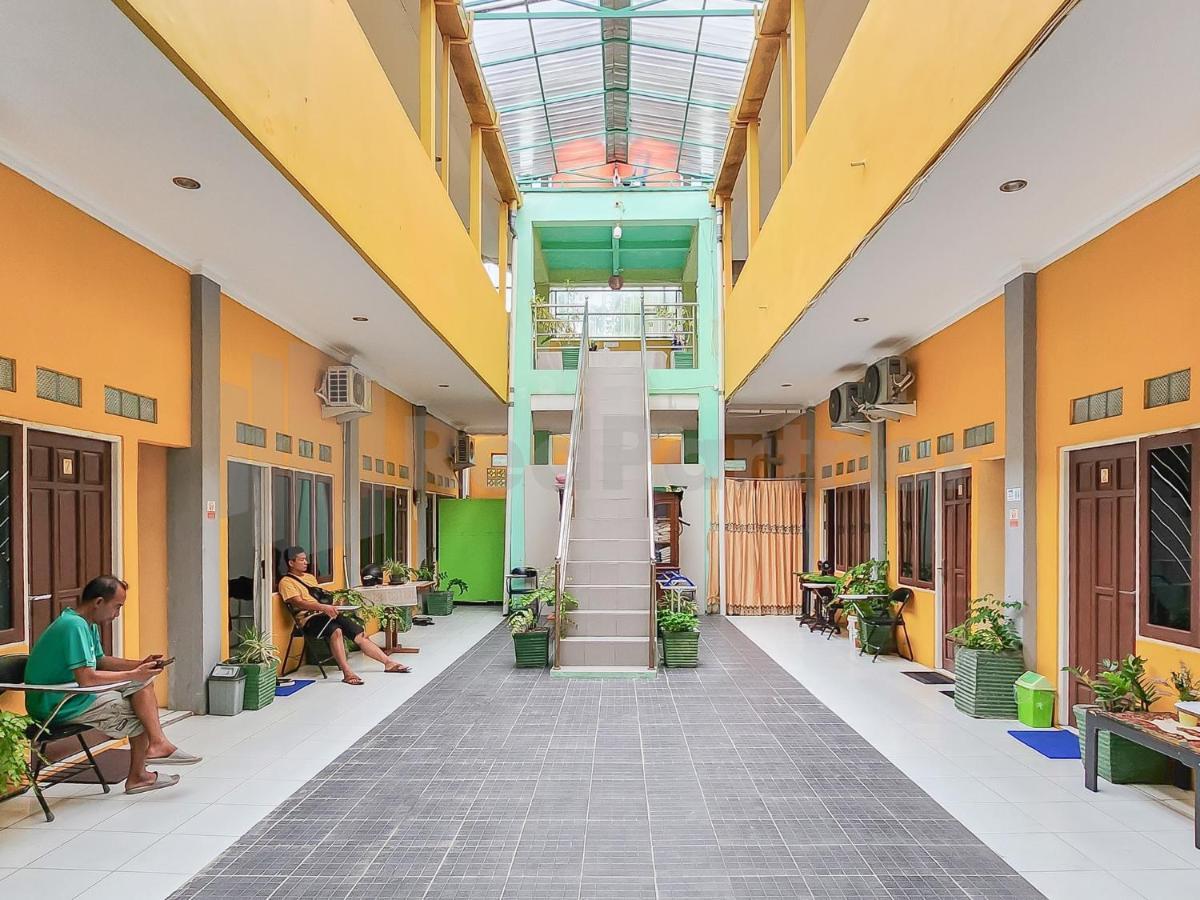 Griya Tambun Raya Redpartner Hotell Tumbangrungan Exteriör bild